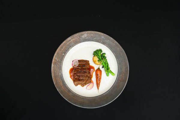 Descubre el secreto para hornear un pan casero crujiente con una miga esponjosa